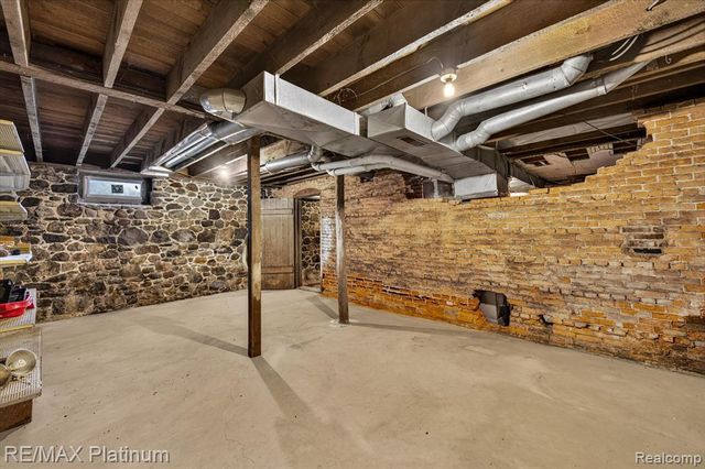 8045 Chilson Road, Pinckney, MI 48169