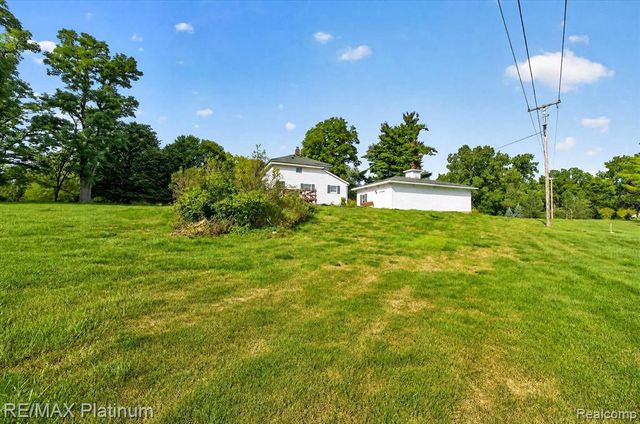 8045 Chilson Road, Pinckney, MI 48169