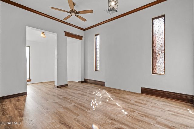 1127 WYOMING Avenue, El Paso, TX 79902