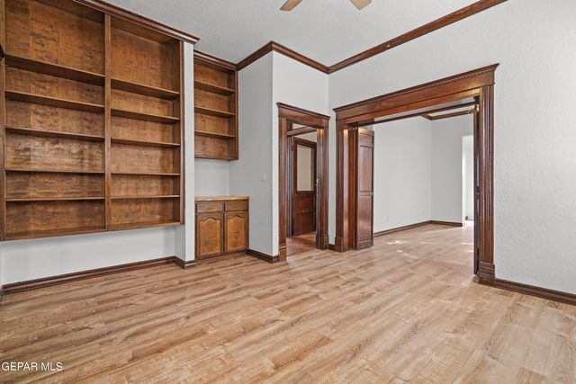 1127 WYOMING Avenue, El Paso, TX 79902