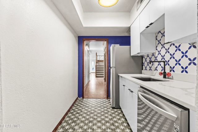 1127 WYOMING Avenue, El Paso, TX 79902