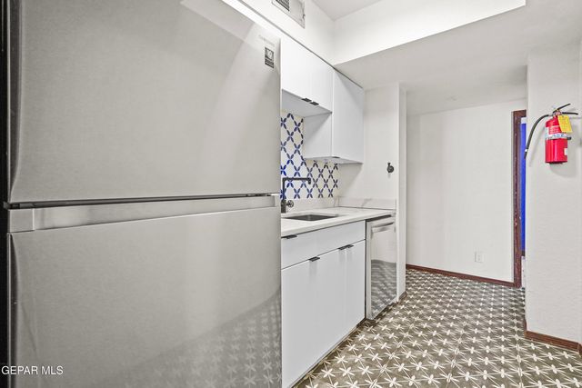 1127 WYOMING Avenue, El Paso, TX 79902