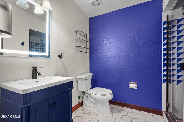 1127 WYOMING Avenue, El Paso, TX 79902