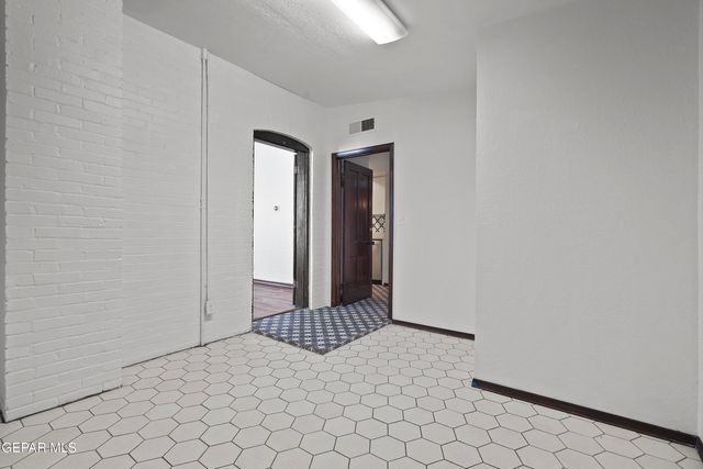 1127 WYOMING Avenue, El Paso, TX 79902