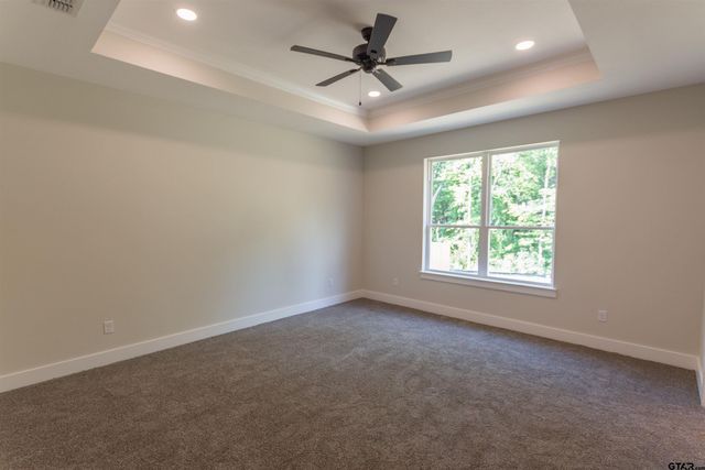 16230 Crossing Cir, Lindale, TX 75771