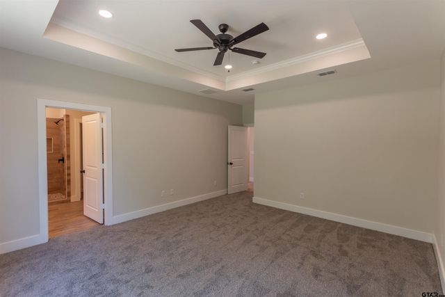 16230 Crossing Cir, Lindale, TX 75771