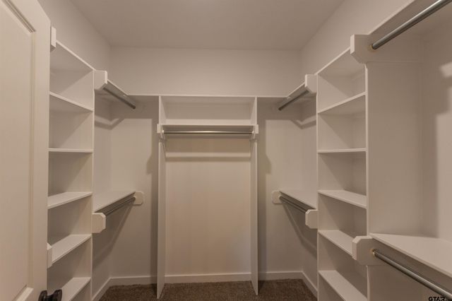 16230 Crossing Cir, Lindale, TX 75771