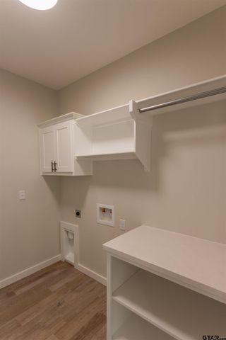 16230 Crossing Cir, Lindale, TX 75771