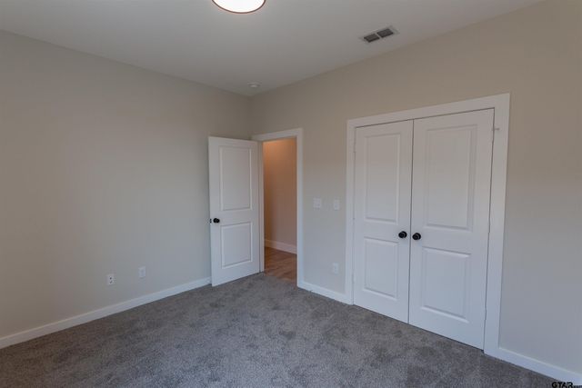 16230 Crossing Cir, Lindale, TX 75771