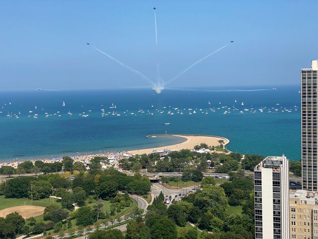 1560 N Sandburg Terrace 2207J, Chicago, IL 60610