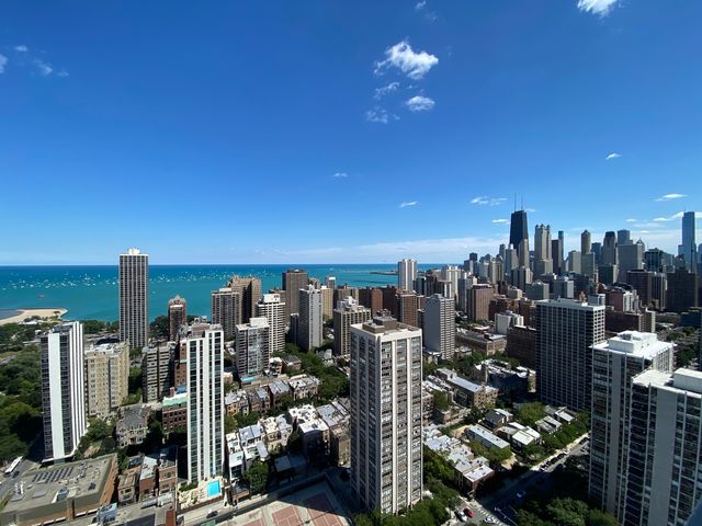 1560 N Sandburg Terrace 2207J, Chicago, IL 60610