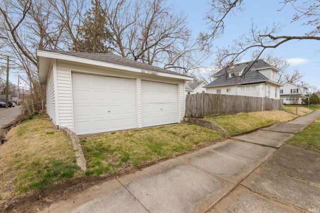 1123 S 21st Street, South Bend, IN 46615