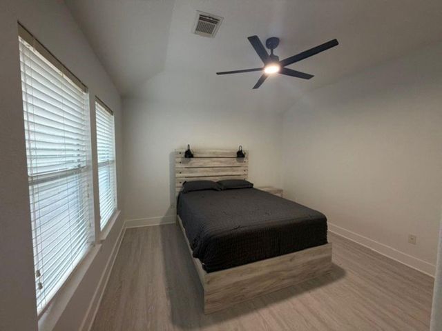 38 Aria Ln, The Woodlands, TX 77382