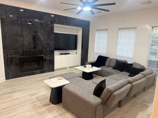 38 Aria Ln, The Woodlands, TX 77382
