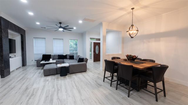 38 Aria Ln, The Woodlands, TX 77382