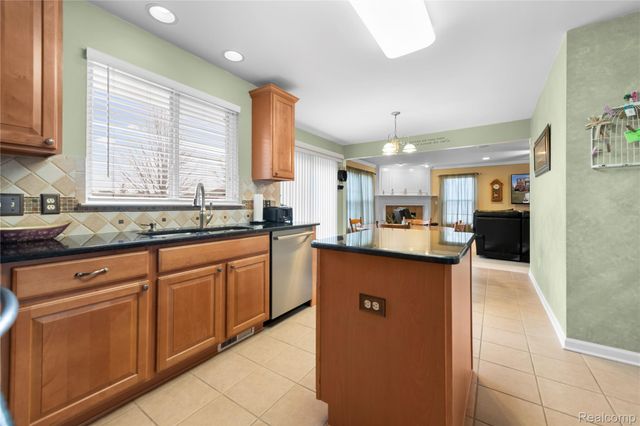 56543 Hastings Drive, Macomb Township, MI 48042