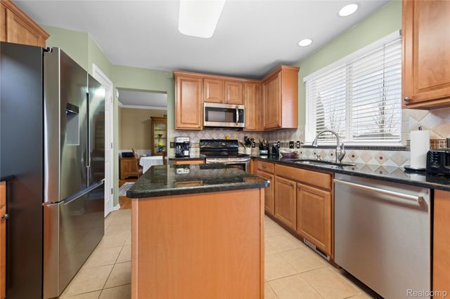 56543 Hastings Drive, Macomb Township, MI 48042