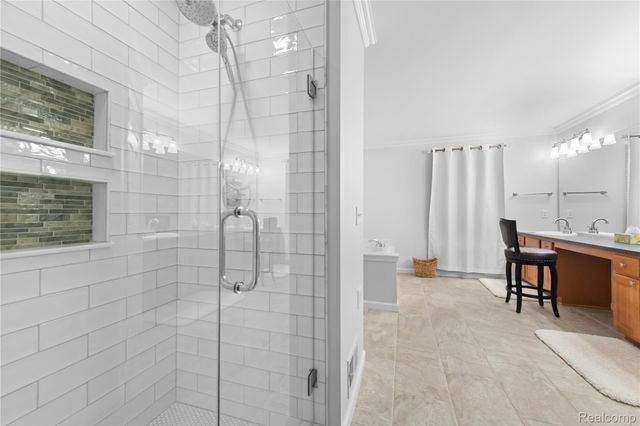 56543 Hastings Drive, Macomb Township, MI 48042