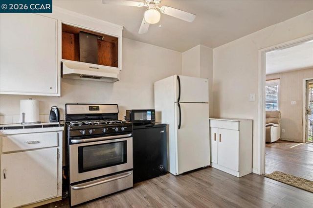 178 Army St, Pittsburg, CA 94565