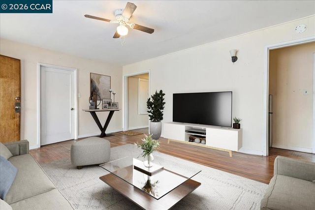 178 Army St, Pittsburg, CA 94565