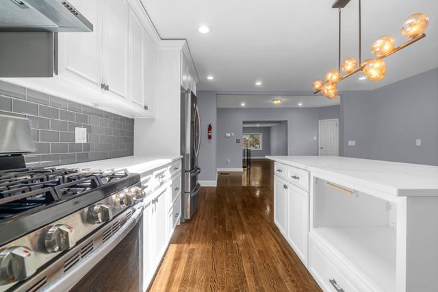 46 WEST 43RD ST, Bayonne, NJ 07002