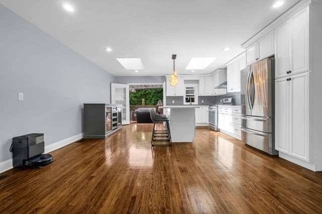 46 WEST 43RD ST, Bayonne, NJ 07002