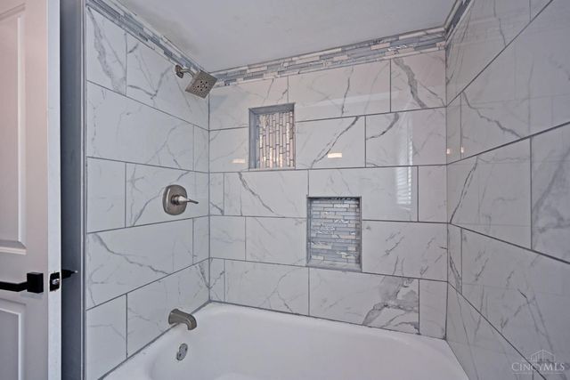 1403 Shenandoah Avenue, Cincinnati, OH 45237