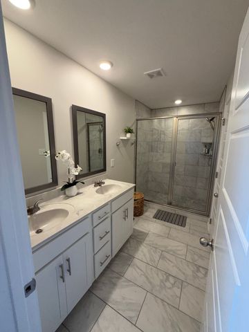 2645 Rafiki Dr, Clarksville, TN 37042