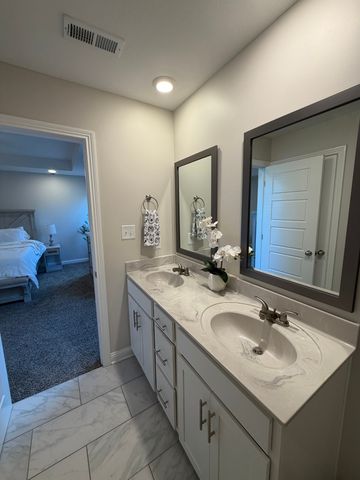 2645 Rafiki Dr, Clarksville, TN 37042