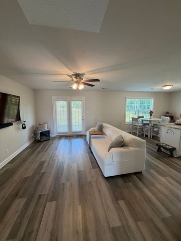 2645 Rafiki Dr, Clarksville, TN 37042