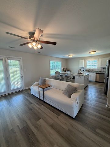 2645 Rafiki Dr, Clarksville, TN 37042