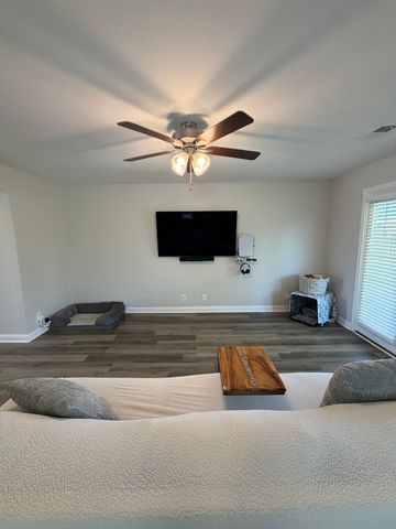 2645 Rafiki Dr, Clarksville, TN 37042