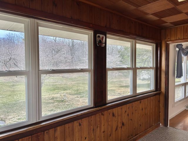 1301 Sycamore Dr, Manchester, TN 37355