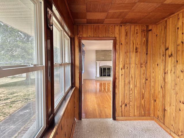 1301 Sycamore Dr, Manchester, TN 37355