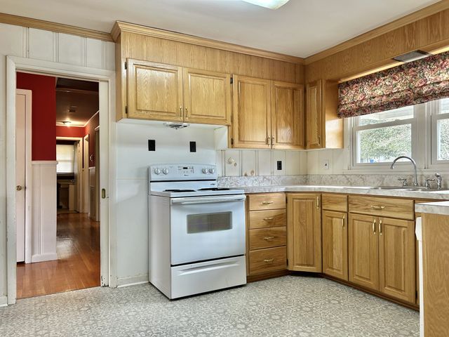 1301 Sycamore Dr, Manchester, TN 37355