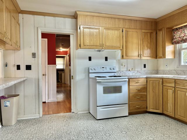 1301 Sycamore Dr, Manchester, TN 37355