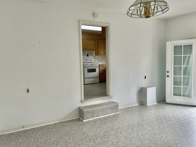 1301 Sycamore Dr, Manchester, TN 37355