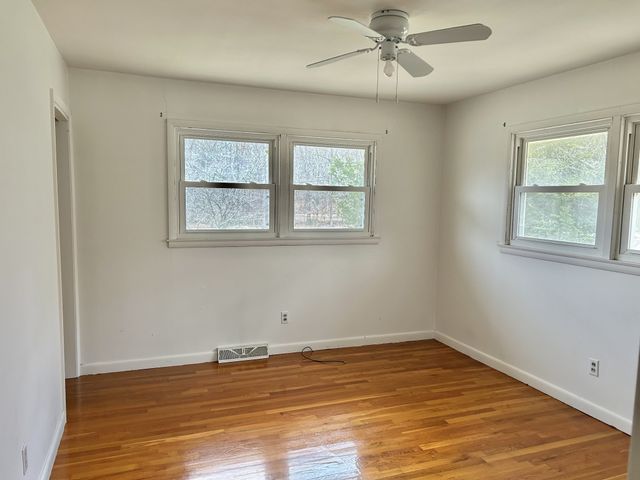 1301 Sycamore Dr, Manchester, TN 37355