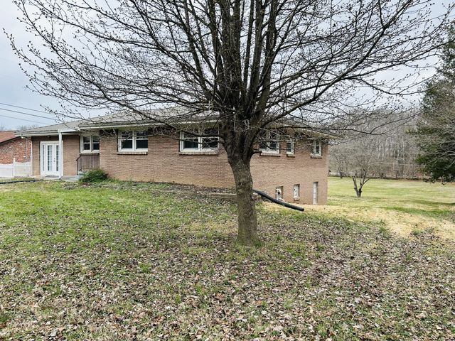 1301 Sycamore Dr, Manchester, TN 37355