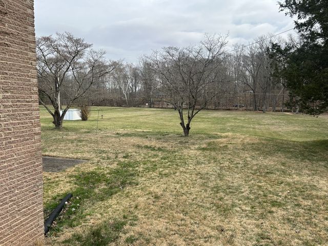 1301 Sycamore Dr, Manchester, TN 37355