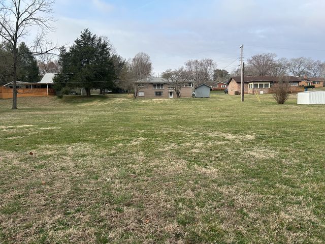 1301 Sycamore Dr, Manchester, TN 37355