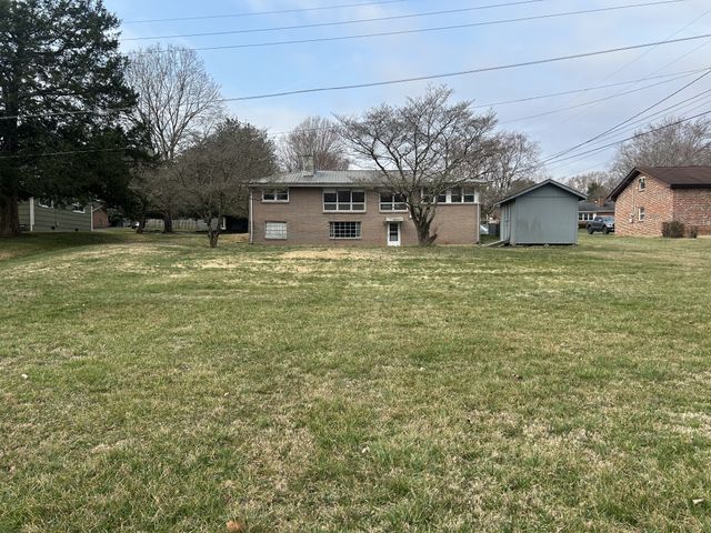 1301 Sycamore Dr, Manchester, TN 37355