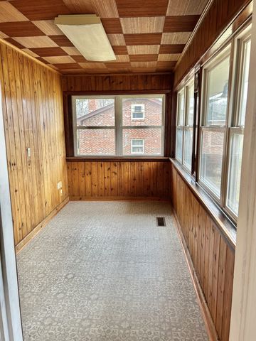 1301 Sycamore Dr, Manchester, TN 37355