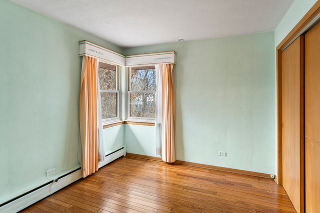 938 Hillcrest Road, Elgin, IL 60123