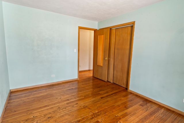 938 Hillcrest Road, Elgin, IL 60123