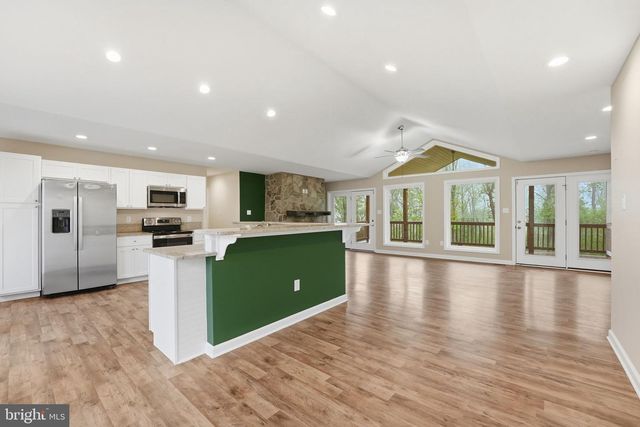 1104 HIGH TOP RD, Linden, VA 22642