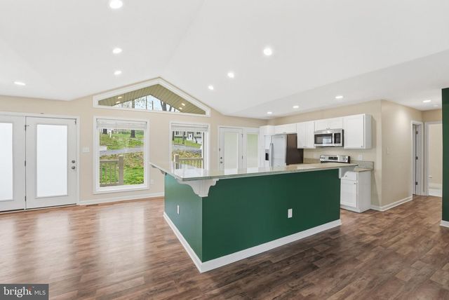 1104 HIGH TOP RD, Linden, VA 22642