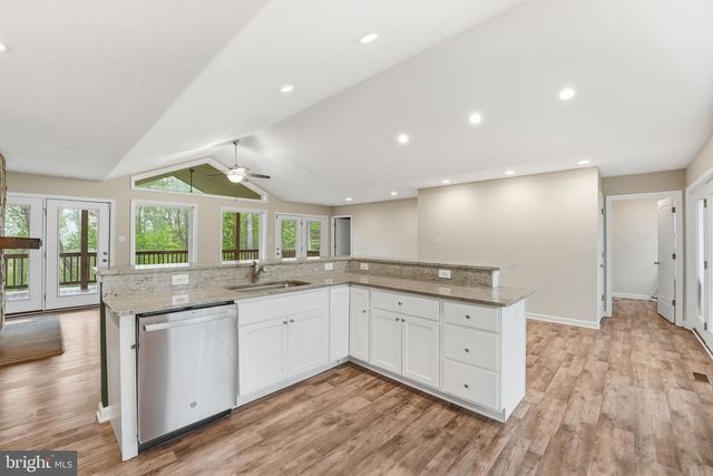 1104 HIGH TOP RD, Linden, VA 22642