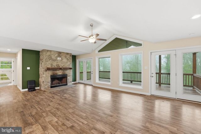 1104 HIGH TOP RD, Linden, VA 22642