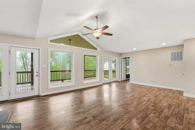 1104 HIGH TOP RD, Linden, VA 22642